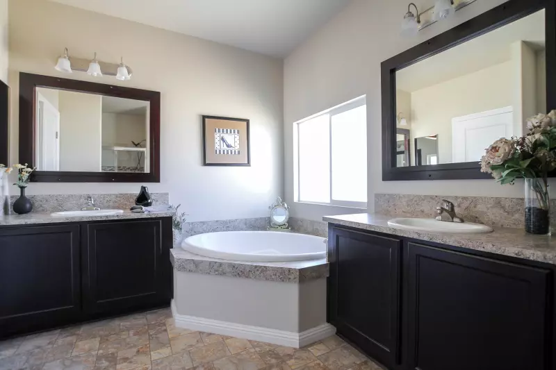 Bd 60 bathroom home features