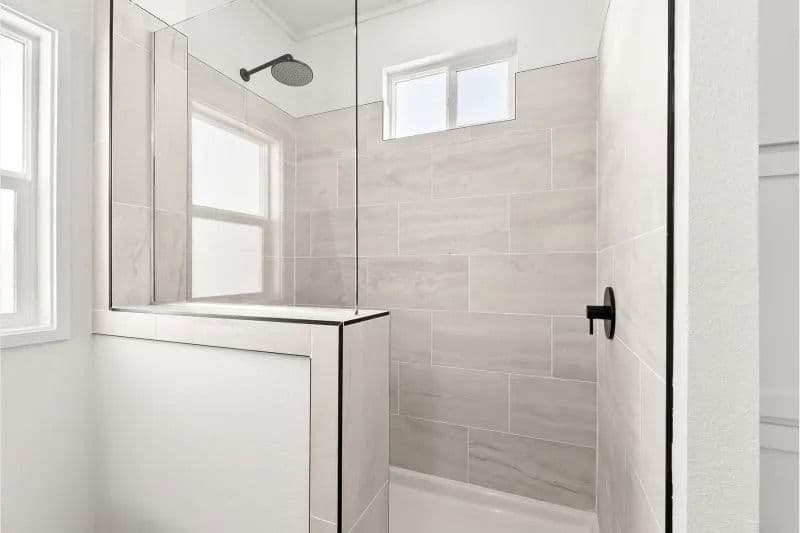 Sm-25027 bathroom home features