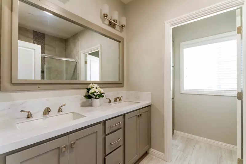 Bd 40 bathroom home features