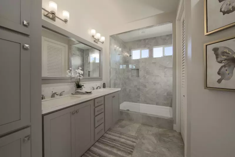 Kingsbrook kb-66 bathroom home features